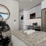 Luxury 16 On Bree Apartments