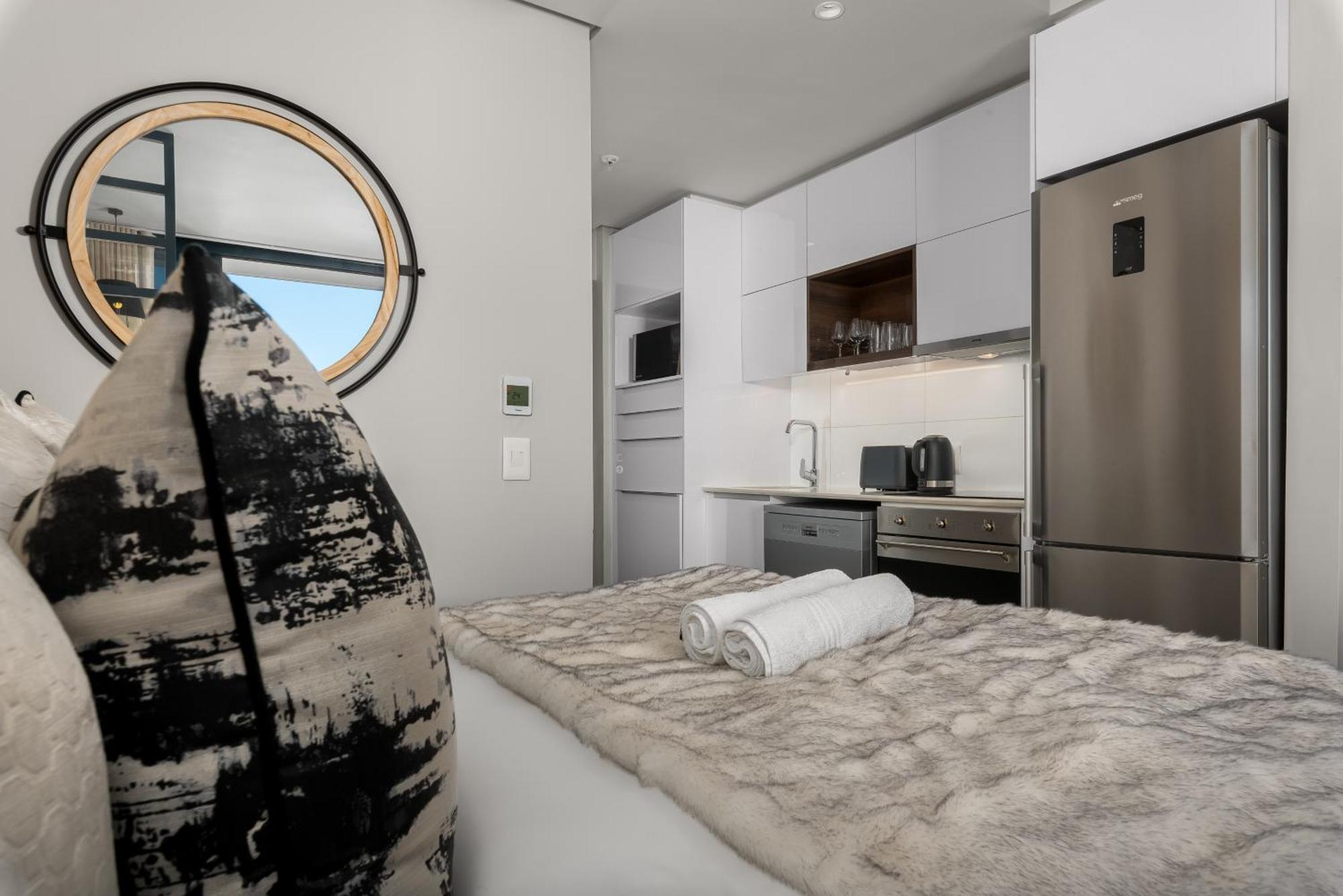 Luxury 16 On Bree