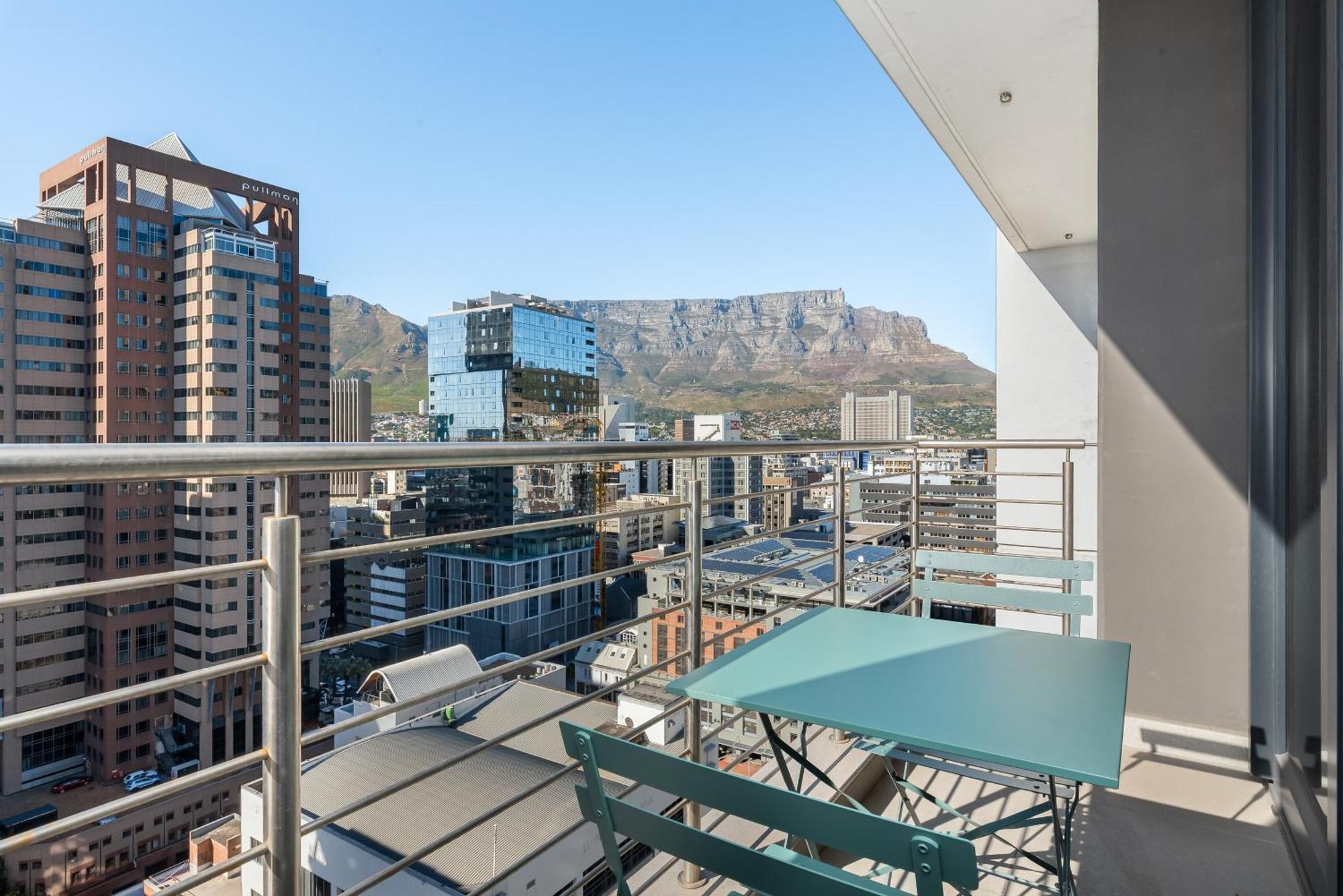 Luxury 16 On Bree * Cape Town