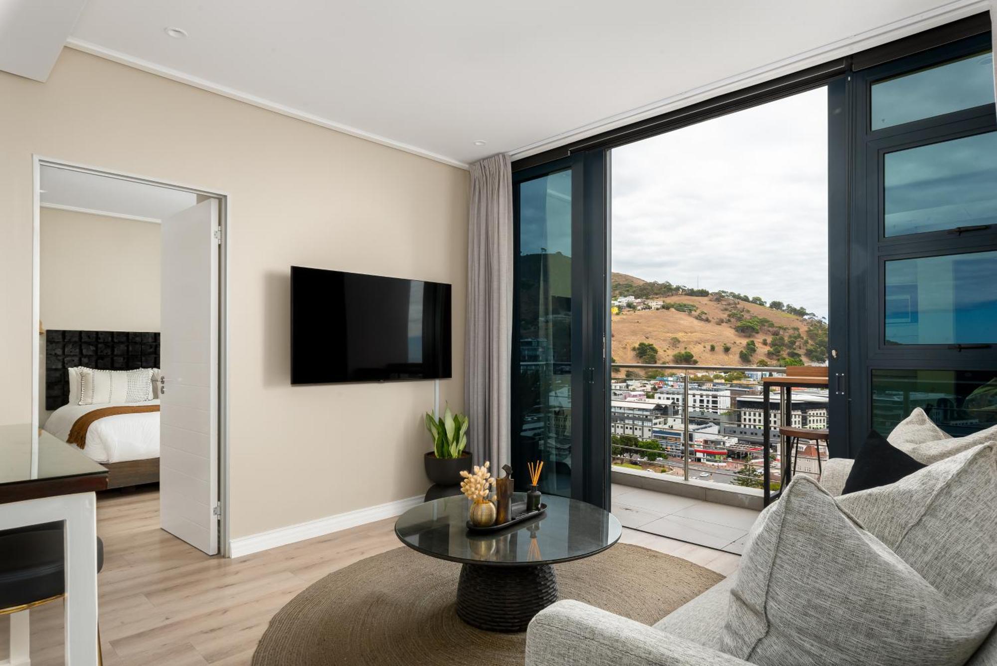 Luxury 16 On Bree * Cape Town