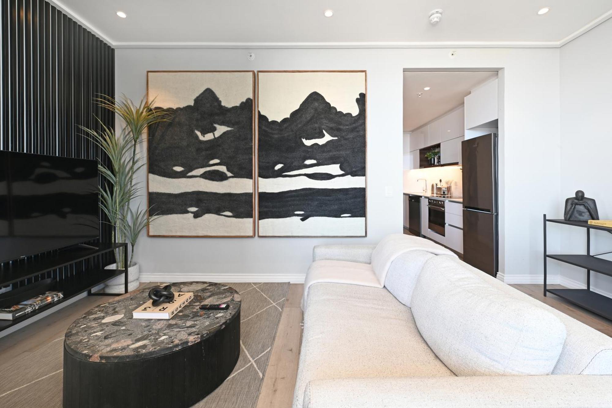 Luxury 16 On Bree Apartment